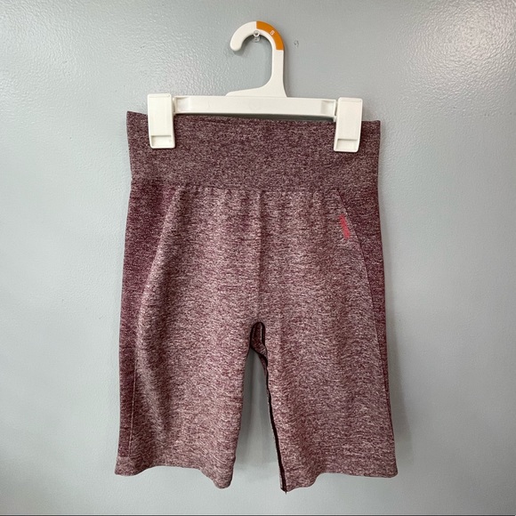 Gymshark flex biker shorts in burgundy. - Picture 3 of 4